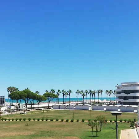 White-Blue Vibes, Seafront 2-Bedroom Apt Montesilvano Marina Buitenkant foto