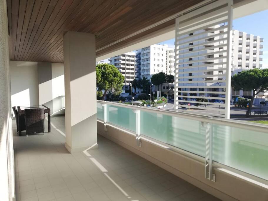 White-blue Vibes, Seafront 2-bedroom Montesilvano