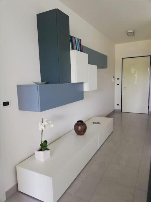 White-blue Vibes, Seafront 2-bedroom Apartment Montesilvano