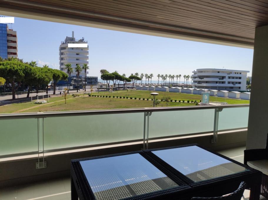 White-blue Vibes, Seafront 2-bedroom * Montesilvano